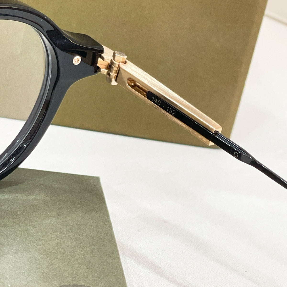 AKONI AKX-415C Sunglasses